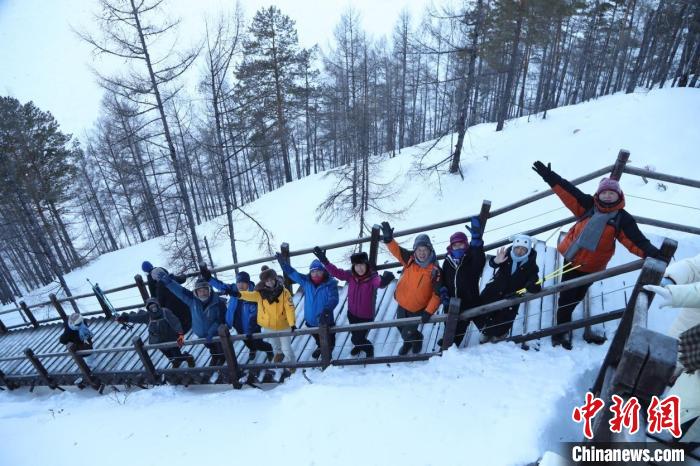 全国冬季徒步大会（大兴安岭站）闭幕：500多名