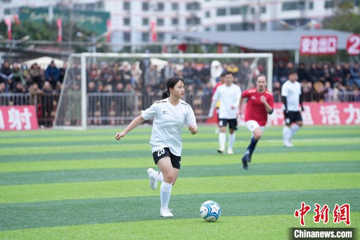 中法青年友谊赛：贵州村超联队5比4力克法国队