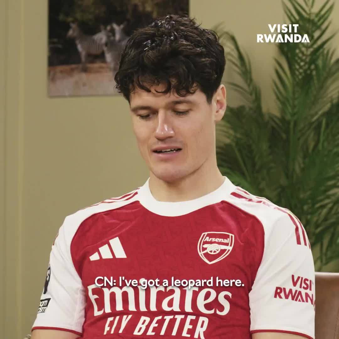 英超搞笑瞬间曝光 荷兰教练执教水平获张玉宁点