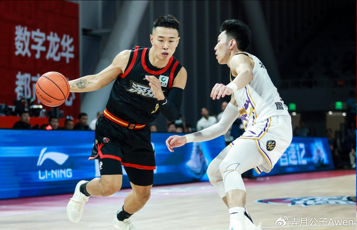 杜锋排挤潜力股引争议，徐昕贺希宁转会后强势