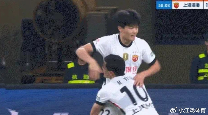 青岛海牛爆冷掀翻卫冕冠军 终结7连败创赛季两连